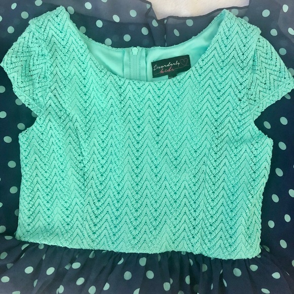 Cute & fun dress Size 10 - Picture 3 of 3